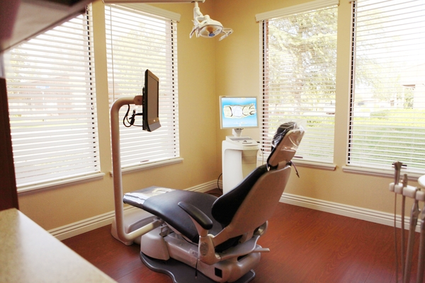 Moreno-Valley-Family-Dentist-Dr-Phillip-Cho-Sunnymead-Village-Dental-Group