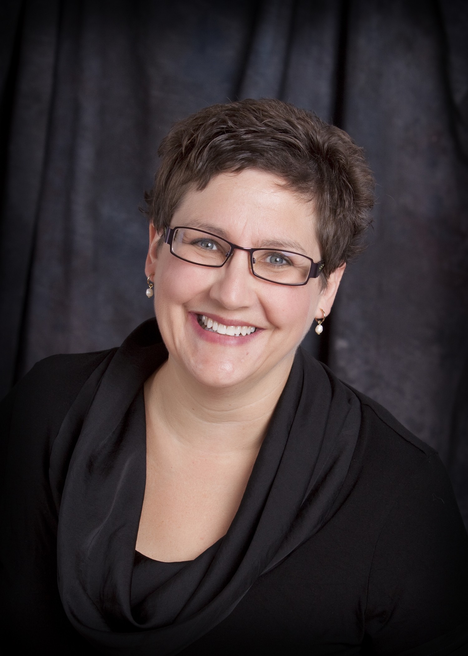 Dr. Kindra Bratteig